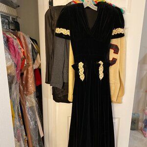 🖤 RARE Old Hollywood Late 1930s–Early 1940s Black Velvet Gown 🖤